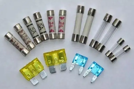 插片保险丝和玻璃管保险丝通用吗